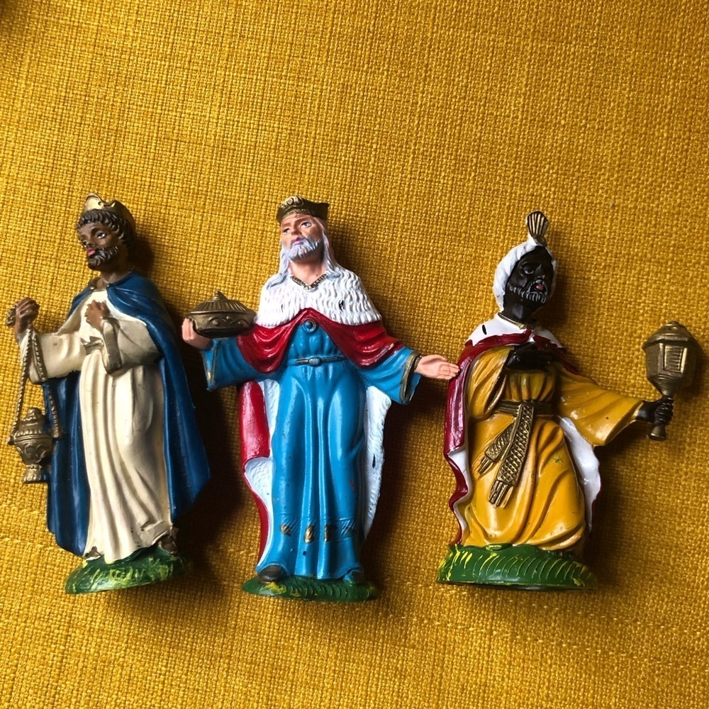 Vintage Italian Collectible Nativity Figurine Set - Picture 10 of 15